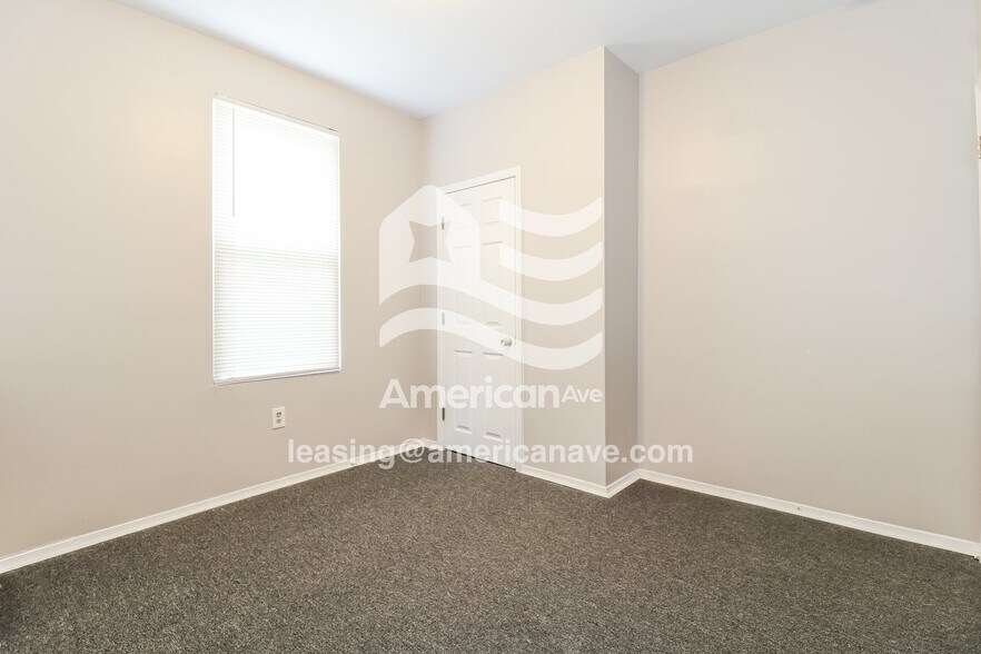 Building Photo - 861 Church Ln