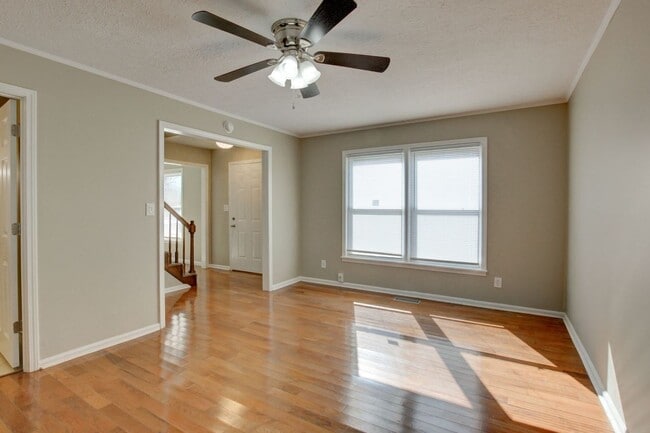 Building Photo - Three Bedroom in Hopkinsville, KY