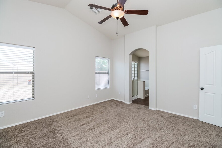 Building Photo - 484 W Gascon Rd