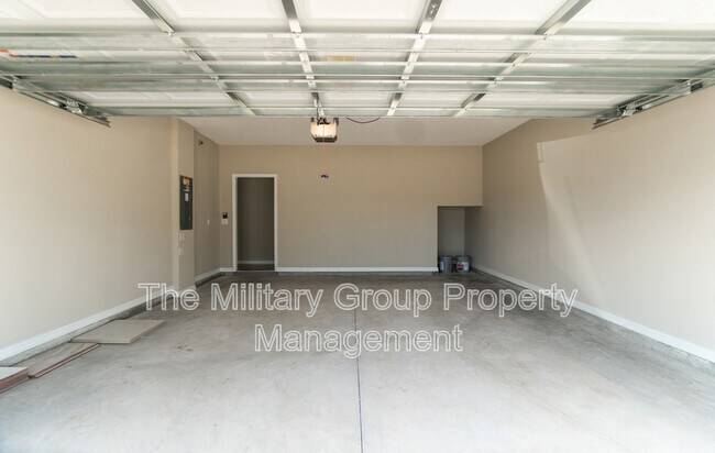 Building Photo - 246 Cherry Elm Dr