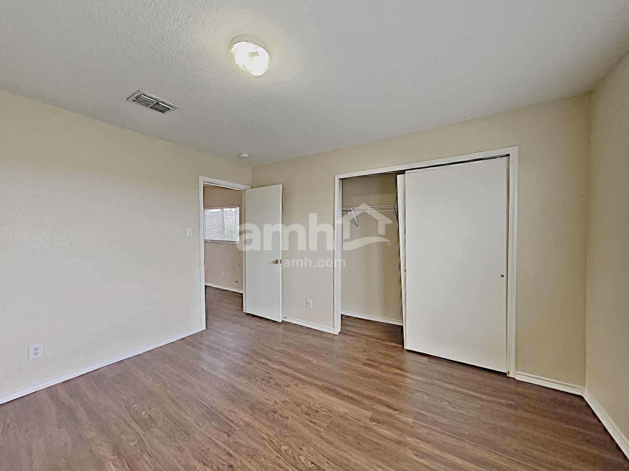 Building Photo - 7915 Arabian Cv