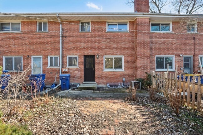 Building Photo - 414 Skokie Ct