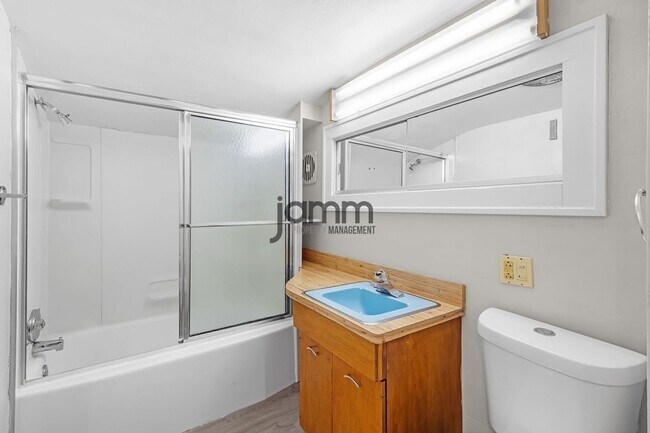 Building Photo - 14724 Clifton Blvd