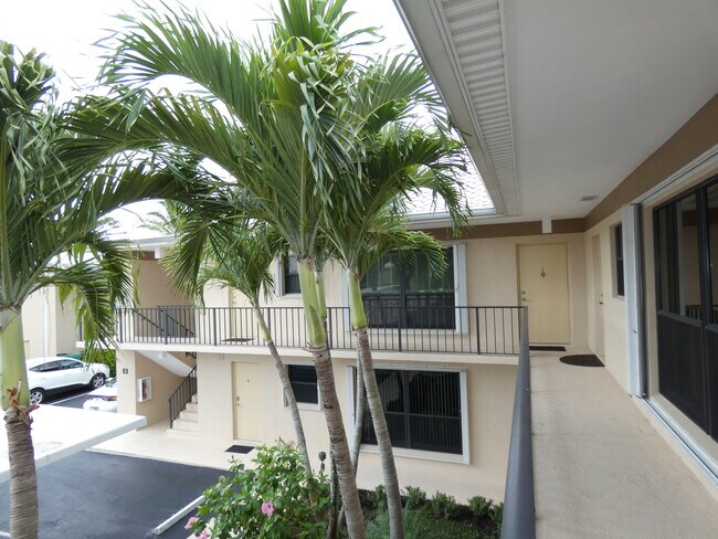 Primary Photo - 3 SE Turtle Creek Dr