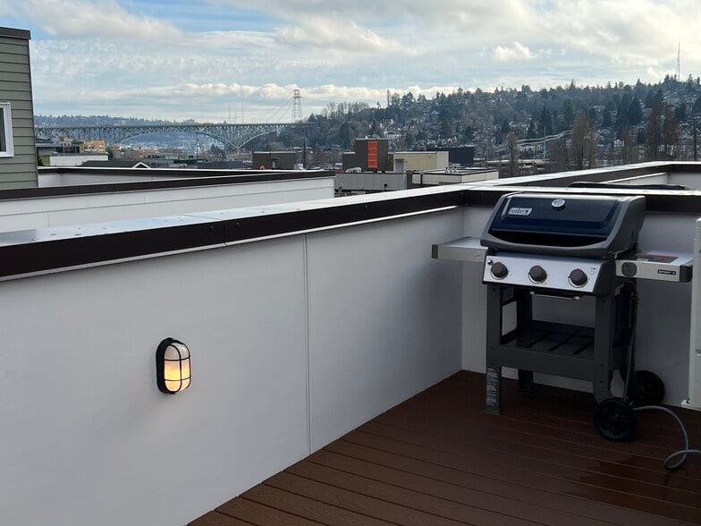 Building Photo - 3629 1st Ave NW