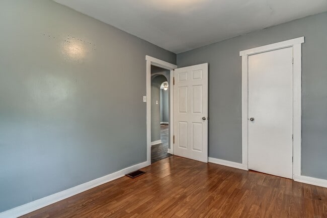 Building Photo - 759 E Lawrence St