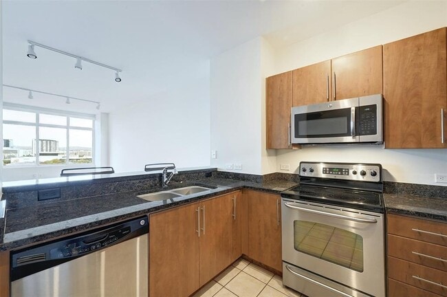 Building Photo - 54 Rainey St