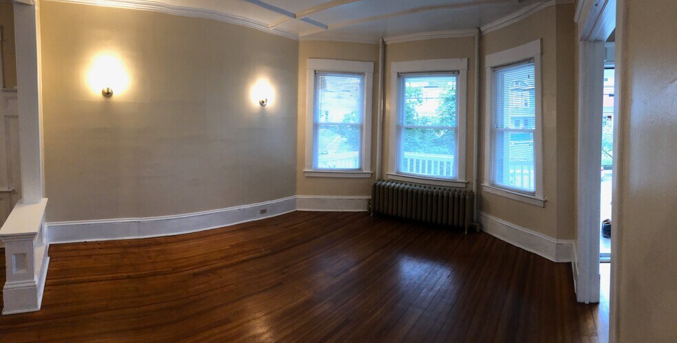 Building Photo - 817 Myrtle Ave