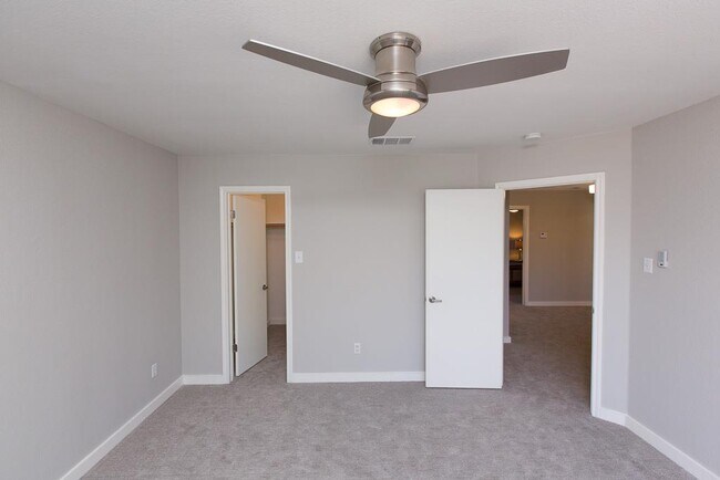 Building Photo - 917 Minturn Ln