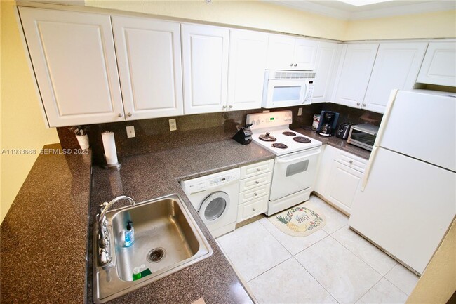 Building Photo - 2501 S Ocean Dr