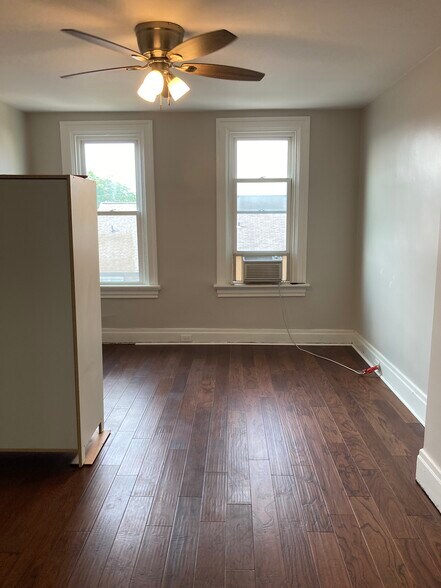 Building Photo - 3015 Brereton St