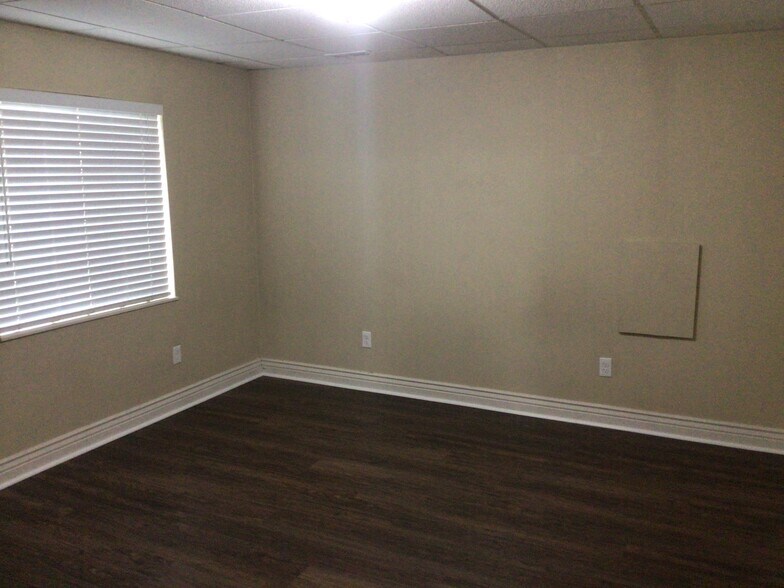 Building Photo - 7134 S Sorrento Way