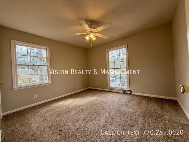 Building Photo - 96 Brock St