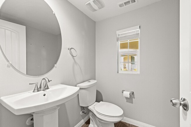 Building Photo - Beautiful Condo