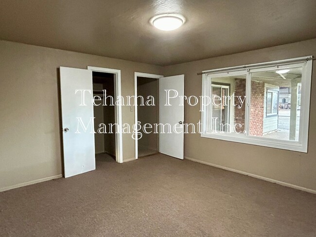 Building Photo - Country home on a Rural Farm in Corning.