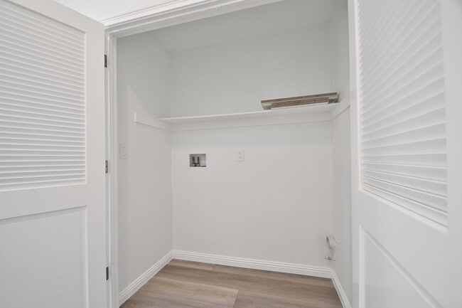 Building Photo - Beautiful Ocean View Townhome with Remodel...