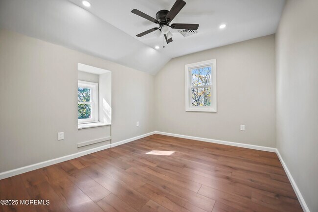 Building Photo - 400 S 1st Ave