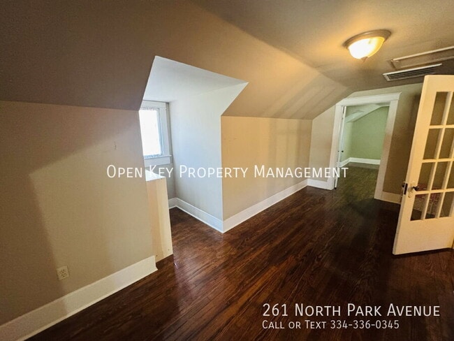 Building Photo - 261 N Park Ave