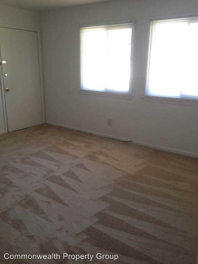 Building Photo - 2 br, 1 bath Apartment - 8 Pollux Circle East