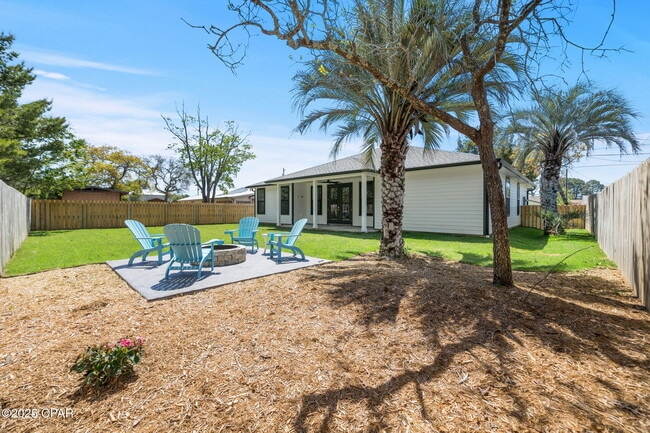 Building Photo - 145 Manistee Dr