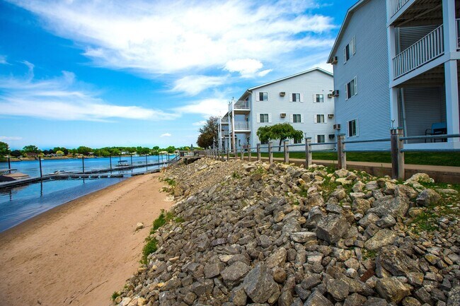 Interior Photo - River's Edge Apartments