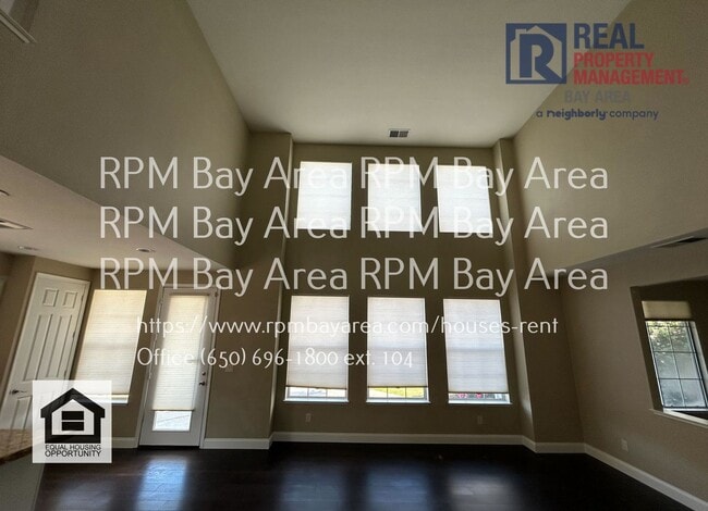 Building Photo - 250 Biarritz Ct