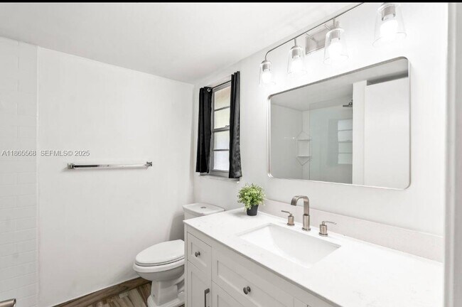 Building Photo - 8750 Royal Palm Blvd