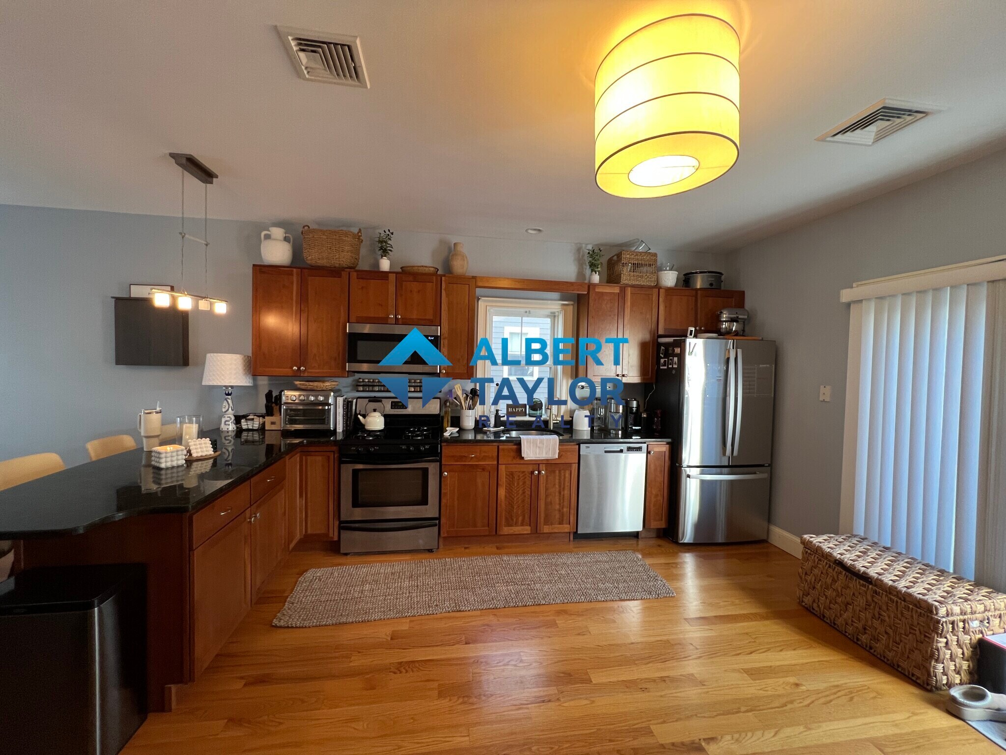 Building Photo - 111 Pleasant St