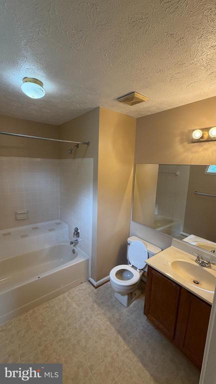 Building Photo - 11324 Clear Brook Ct