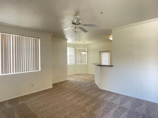 Building Photo - MOVE IN SPECAIL OAC-NEW CARPET AND PAINT, 2 bed/2 bath/ 1 CG/ Overlooking beautiful pool