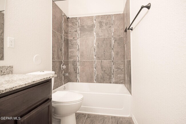 Building Photo - 3705 Loma Dante