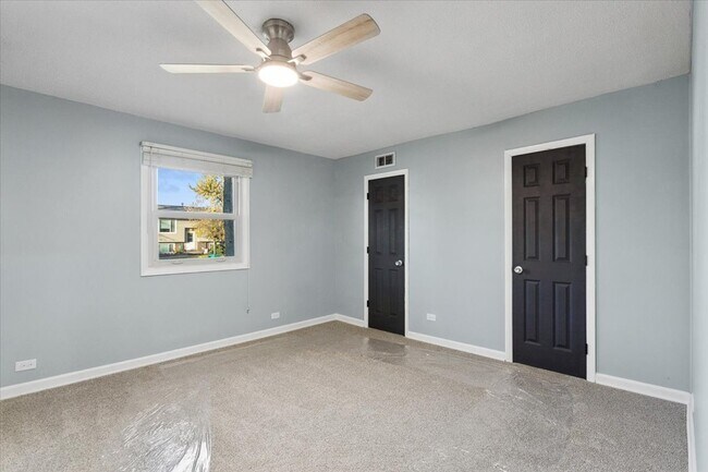 Building Photo - 809 Oakton Ave