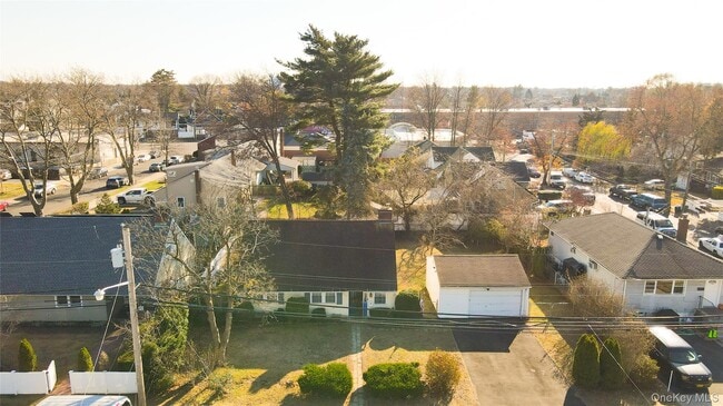 Building Photo - 806 Oliver Ave