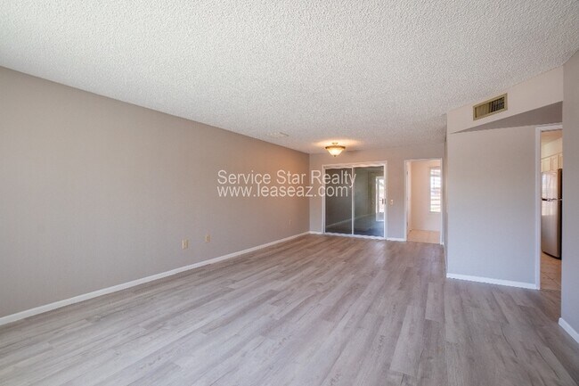 Building Photo - 17230 N Palo Verde Dr