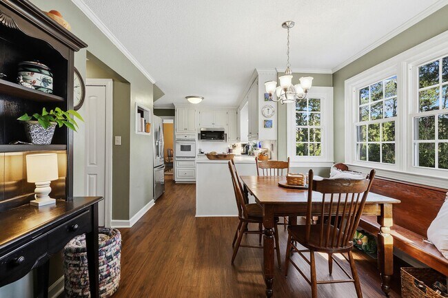 Building Photo - 206 Ramblewood Dr