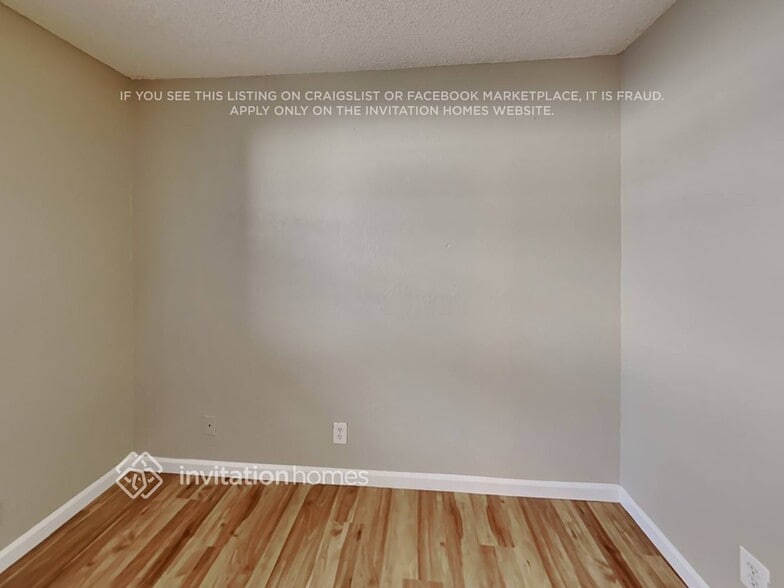 Building Photo - 8140 Villa Oak Dr