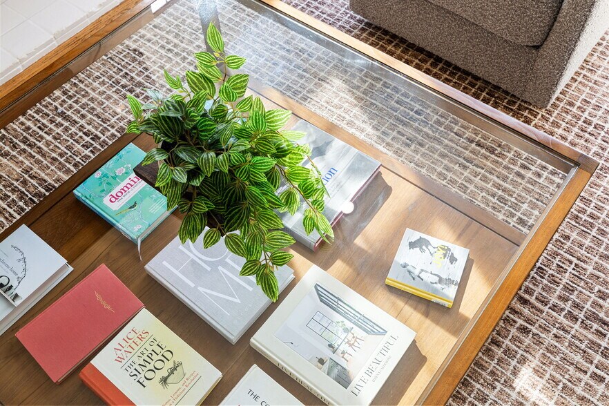 Building Photo - 3758 Gaviota Ave