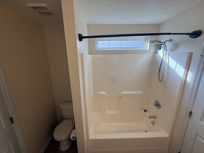 Building Photo - 139 Fox Haven Dr