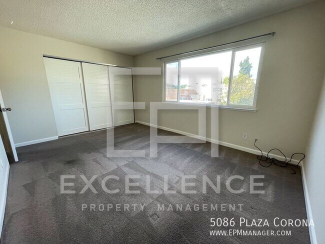 Building Photo - 5086 Plaza Corona