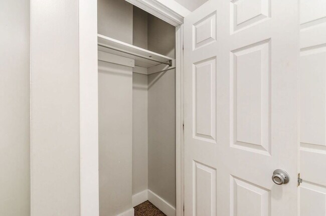 Building Photo - 24 Chittenden Ave