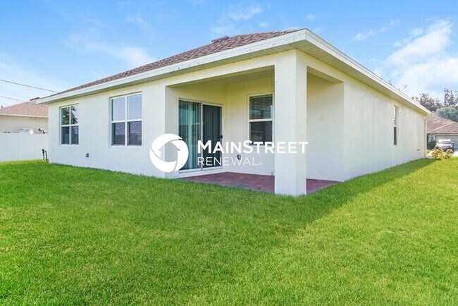 Building Photo - 3 Bedroom Pet-Friendly Home in Cape Coral, FL with Main Street Renewal