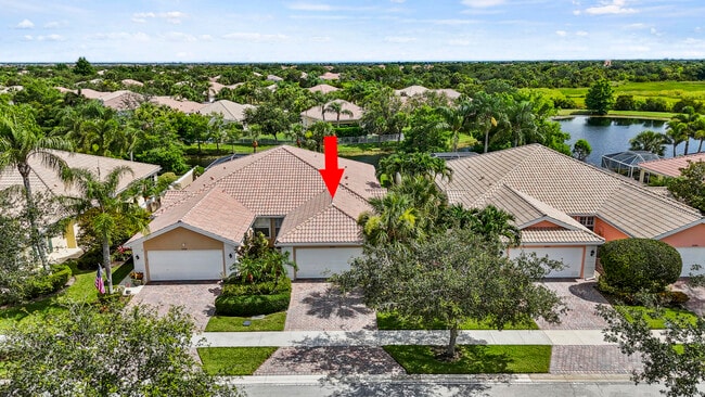Building Photo - 12120 SW Elsinore Dr