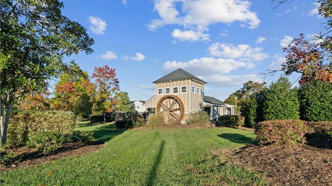 Building Photo - Spacious 3-Bed End-Unit Townhome in Durham