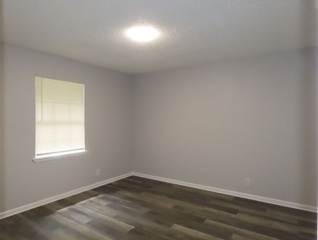 Building Photo - Whitehouse ISD - 3 Bedroom, 2 Bath Duplex, Lawn Care Provided!