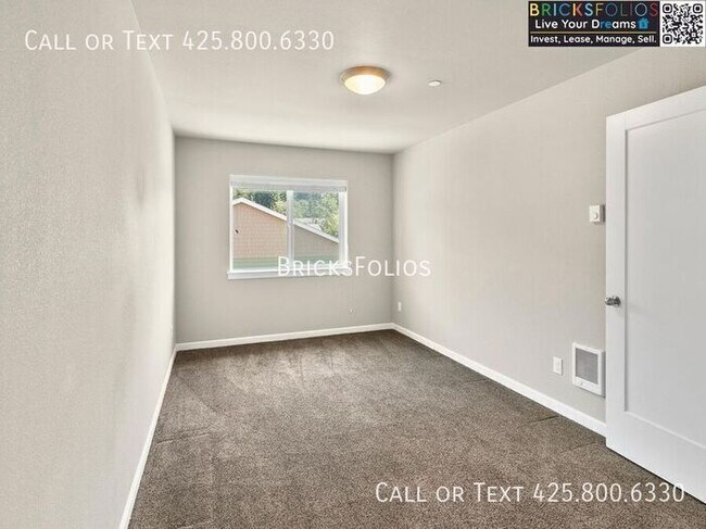 Building Photo - Discover Your Dream Corner Townhome in Olympia