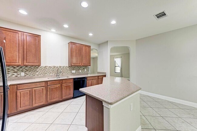 Building Photo - 500 Tyree Rd