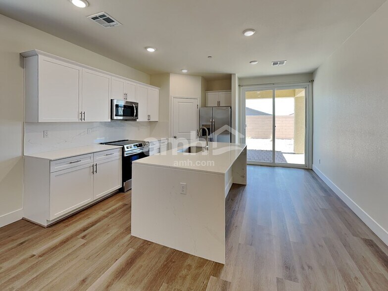 Building Photo - 518 Silverbell Fls Pl