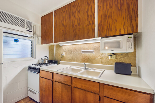 Building Photo - 235 Liliuokalani Avenue, Apt. 229