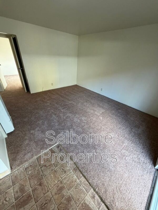 Building Photo - 1537 8th Ave
