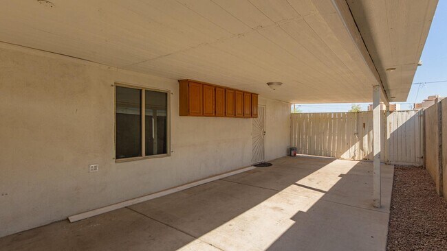Building Photo - 1429 S 10th Ave